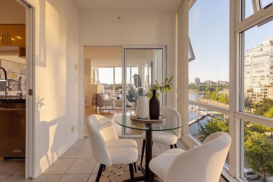 702 1099 Marinaside Crescent Vancouver, BC - 12