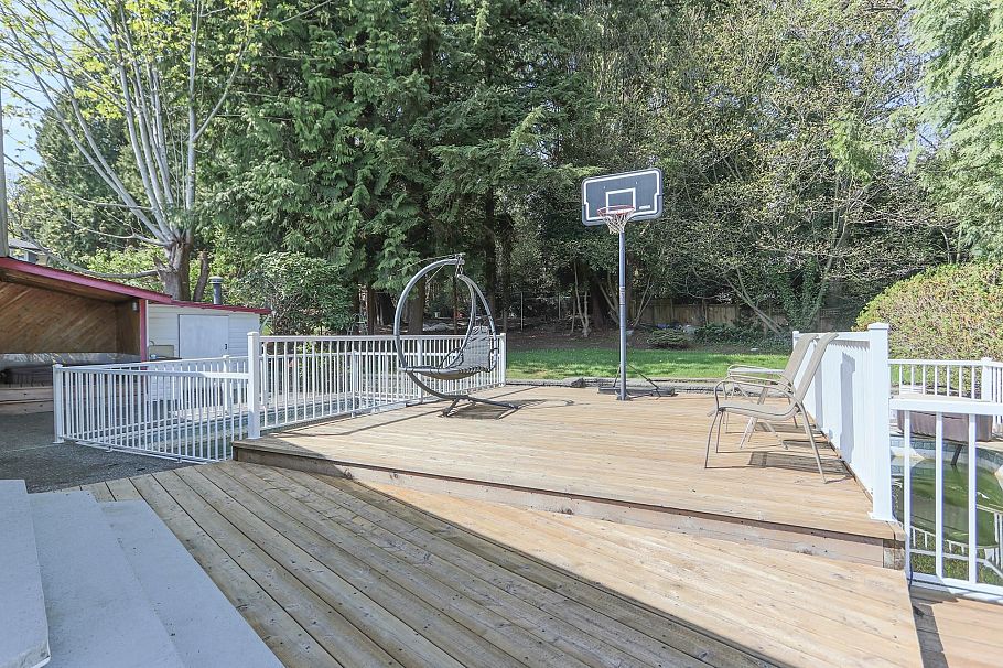 1352 E 16th Street North Vancouver, BC - 16