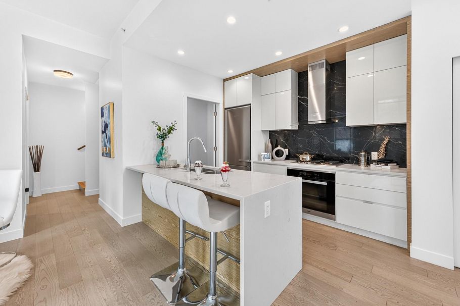 6739 Cambie Street Vancouver, BC - 4