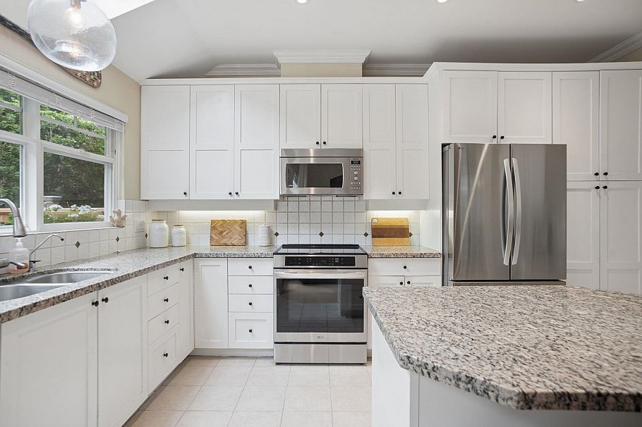 5380 Larch Street Vancouver, BC - 20