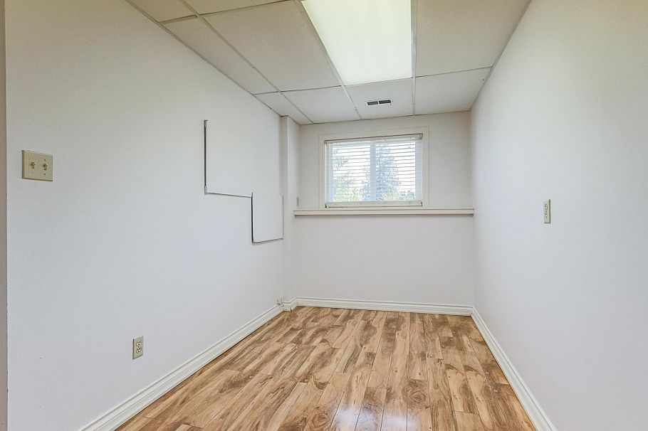 1352 E 16th Street North Vancouver, BC - 22