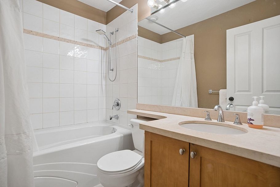 5380 Larch Street Vancouver, BC - 30
