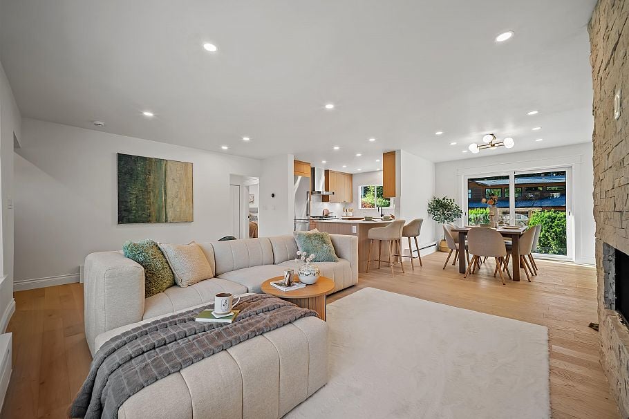 3975 Highland Boulevard North Vancouver, BC - 4