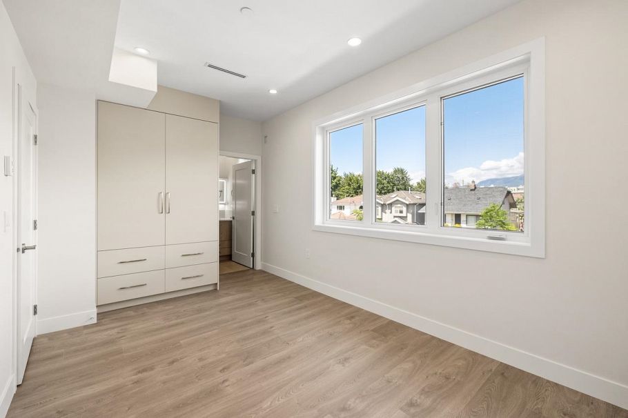 1 2528 Turner Street Vancouver, BC - 22