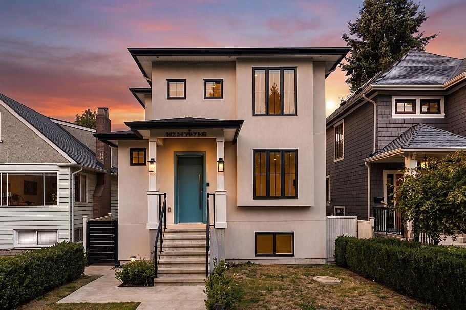 3123 W 16th Avenue Vancouver, BC - 1