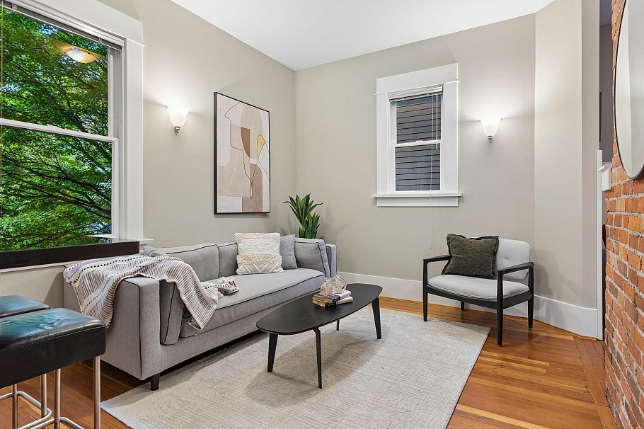 559 W 18th Avenue Vancouver, BC - 10
