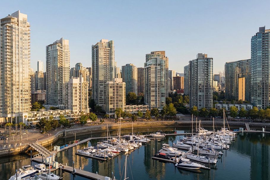 702 1099 Marinaside Crescent Vancouver, BC - 24