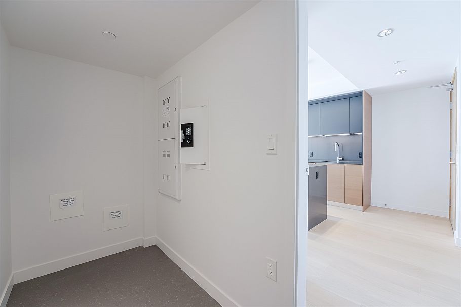 2710 1289 Hornby Street Vancouver, BC - 27