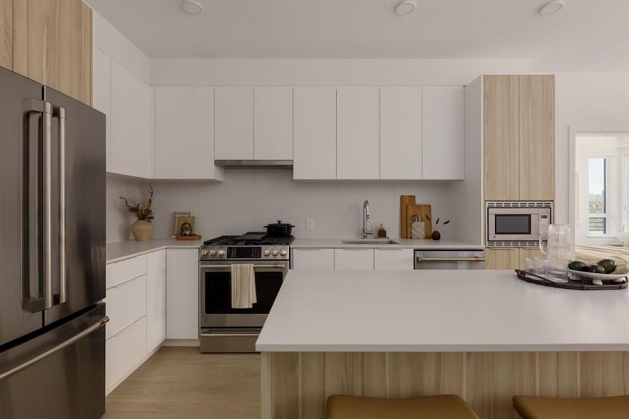417 2450 Garden Drive Vancouver, BC - 4