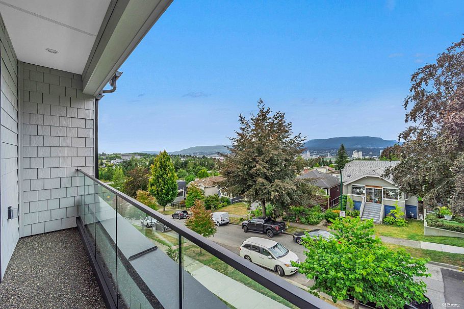1 3436 Triumph Street Vancouver, BC - 27