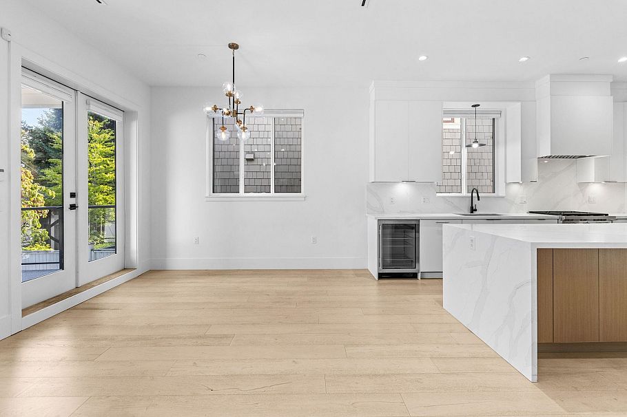 3123 W 16th Avenue Vancouver, BC - 10