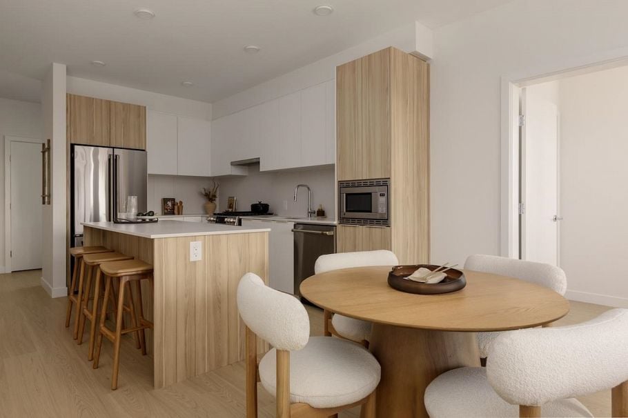 417 2450 Garden Drive Vancouver, BC - 5