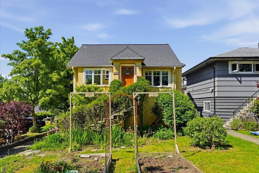 2607 E 5th Avenue Vancouver, BC - 33