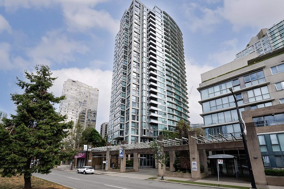 902 1008 Cambie Street Vancouver, BC - 1