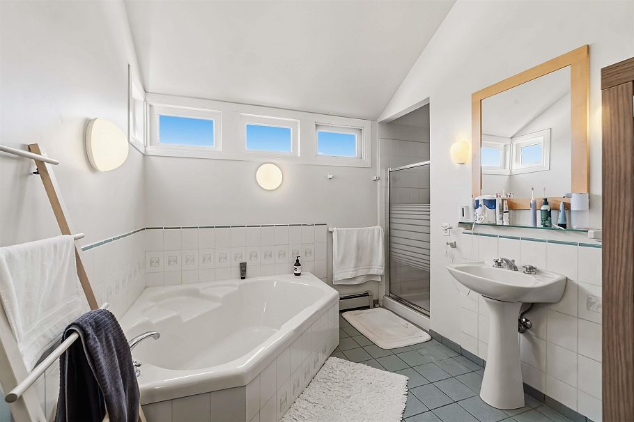 7625 Borden Street Vancouver, BC - 7