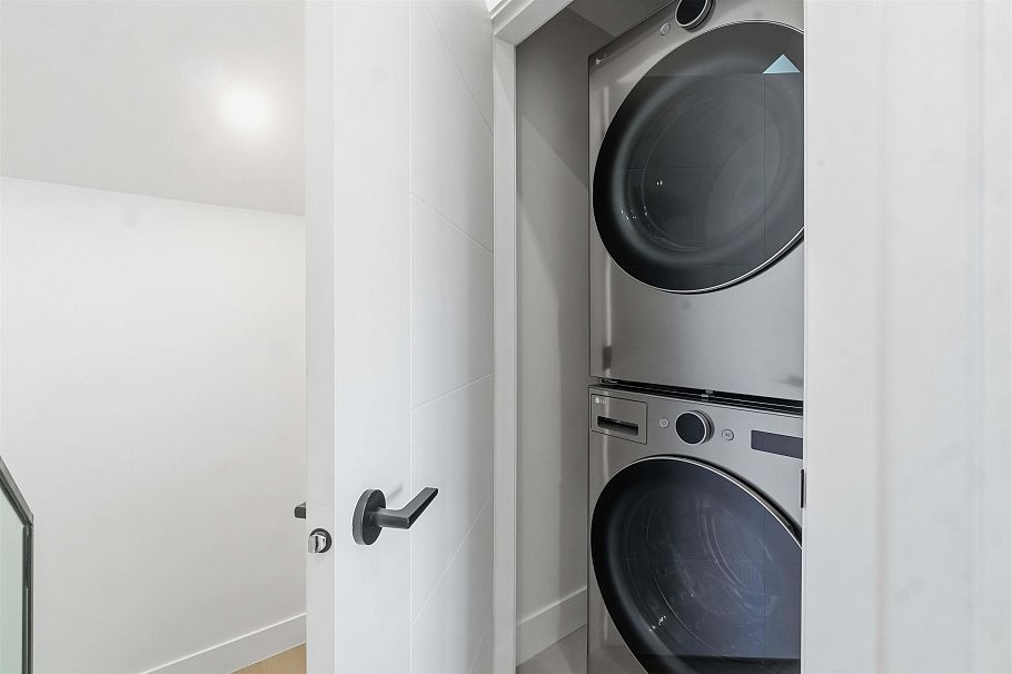 1 550 Kaslo Street Vancouver, BC - 23