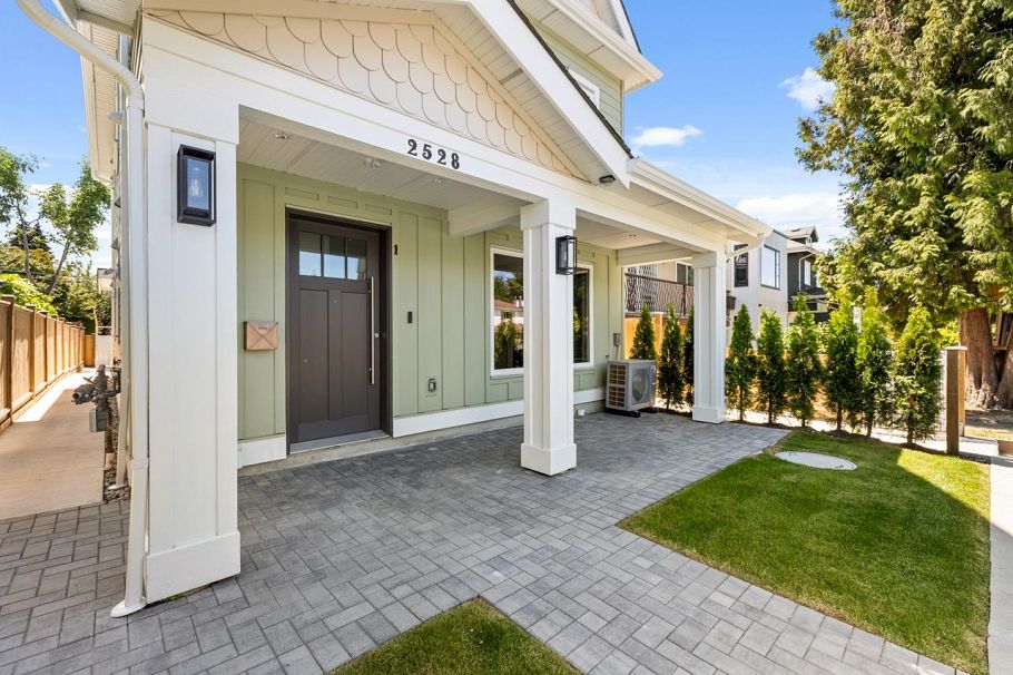 1 2528 Turner Street Vancouver, BC - 3