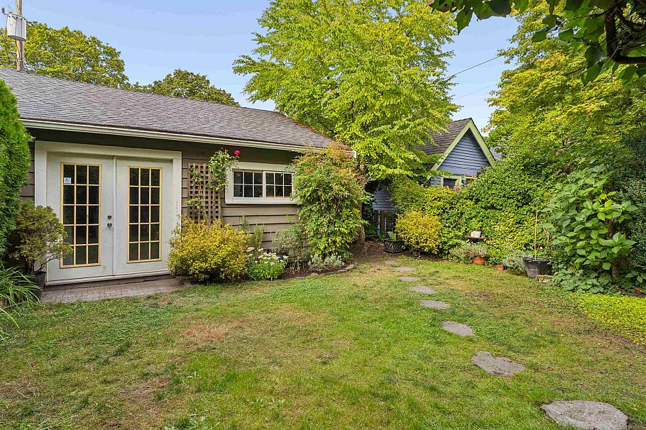 559 W 18th Avenue Vancouver, BC - 39