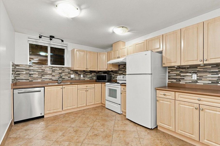 1417 Woods Drive North Vancouver, BC - 34