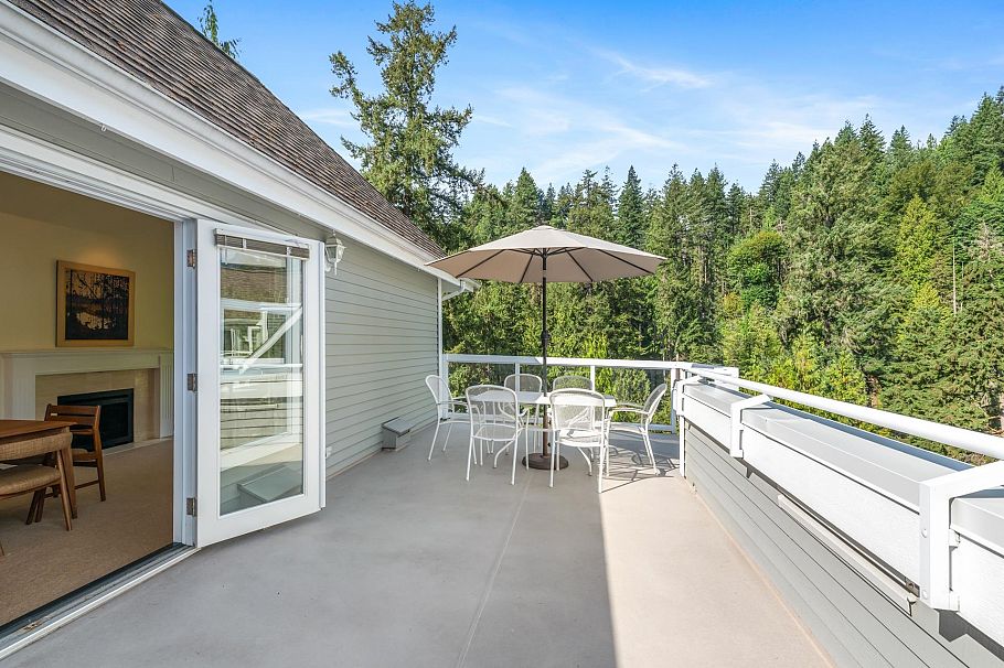 303 3373 Capilano Crescent North Vancouver, BC - 11