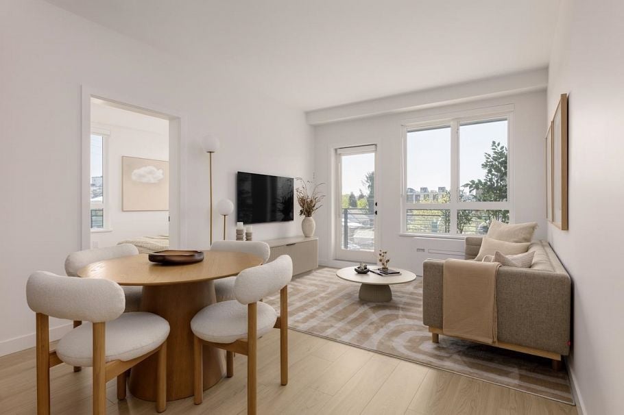 417 2450 Garden Drive Vancouver, BC - 1