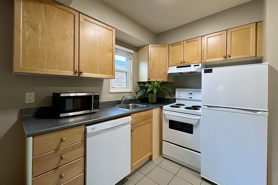 302 1985 W 8TH AVENUE, Vancouver BC V6J 1W2 Vancouver, BC - 3