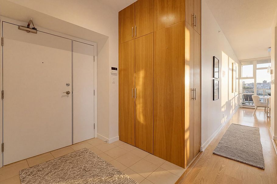 702 1099 Marinaside Crescent Vancouver, BC - 27