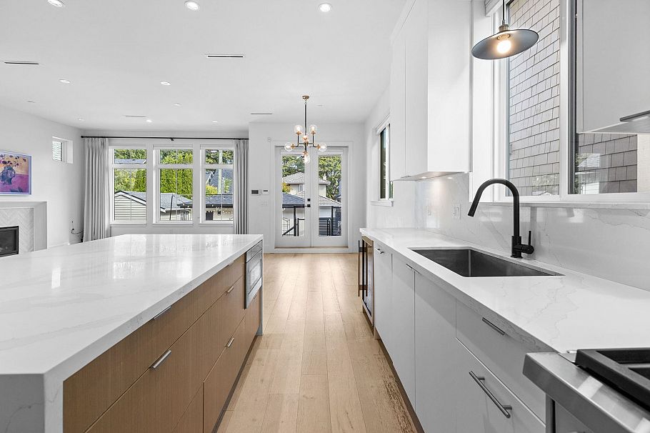 3123 W 16th Avenue Vancouver, BC - 8