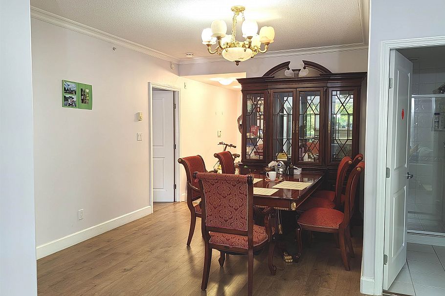 106 5770 Oak Street Vancouver, BC - 3