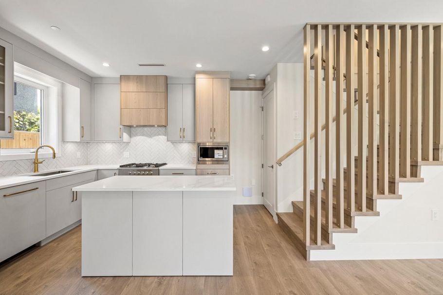 1 2528 Turner Street Vancouver, BC - 11