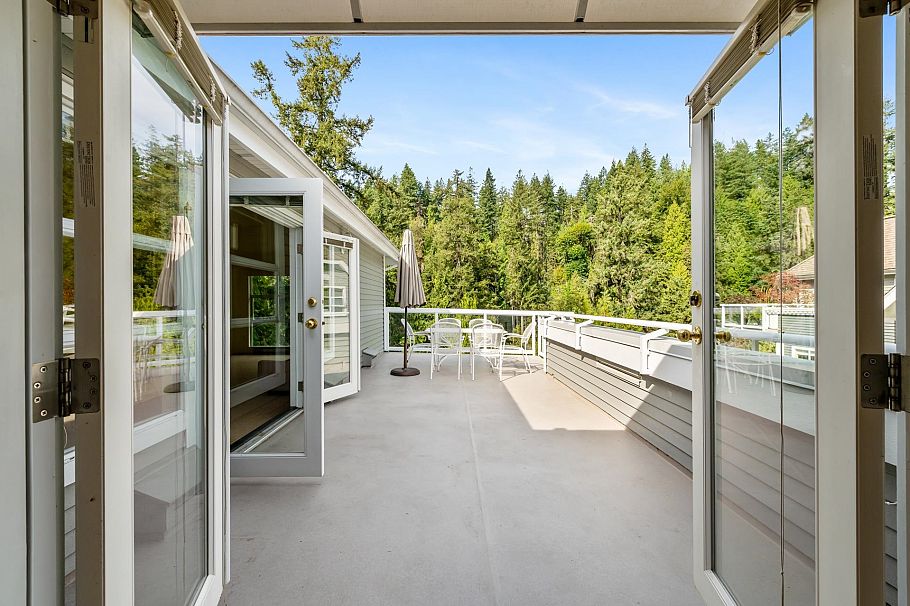303 3373 Capilano Crescent North Vancouver, BC - 10