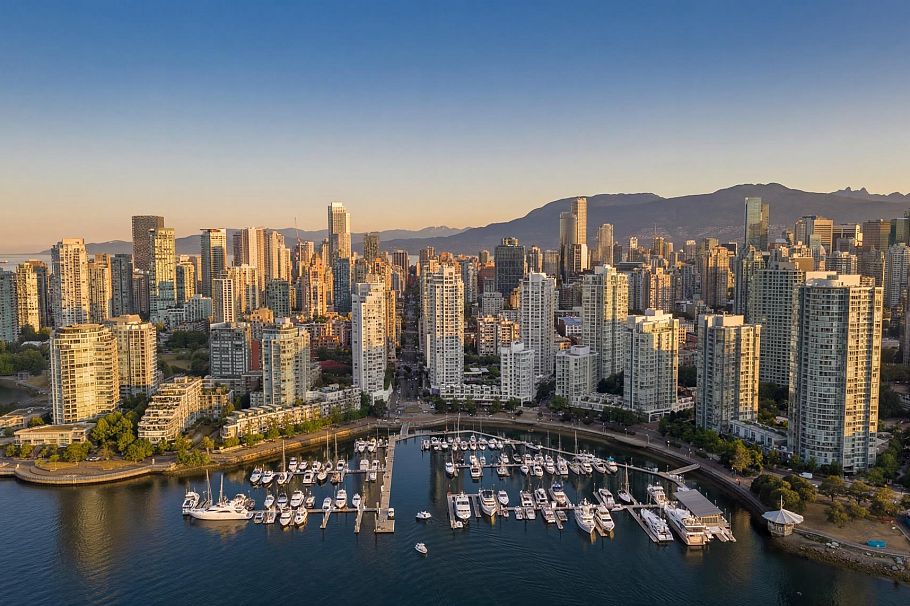 702 1099 Marinaside Crescent Vancouver, BC - 26