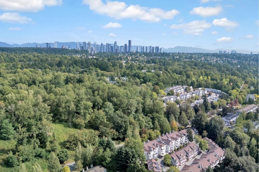 306 3400 SE Marinr Drive Vancouver, BC - 32