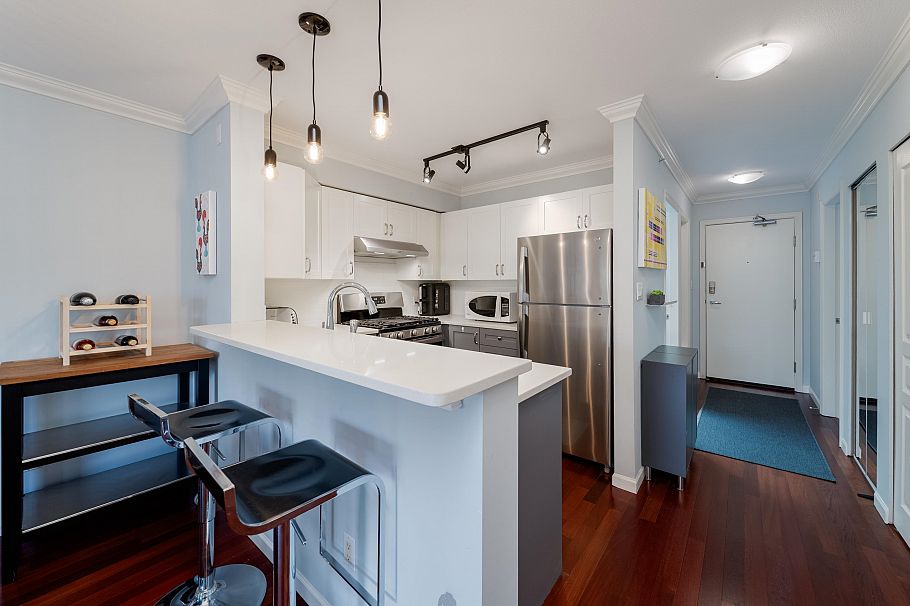 404 2161 W 12th Avenue Vancouver, BC - 3