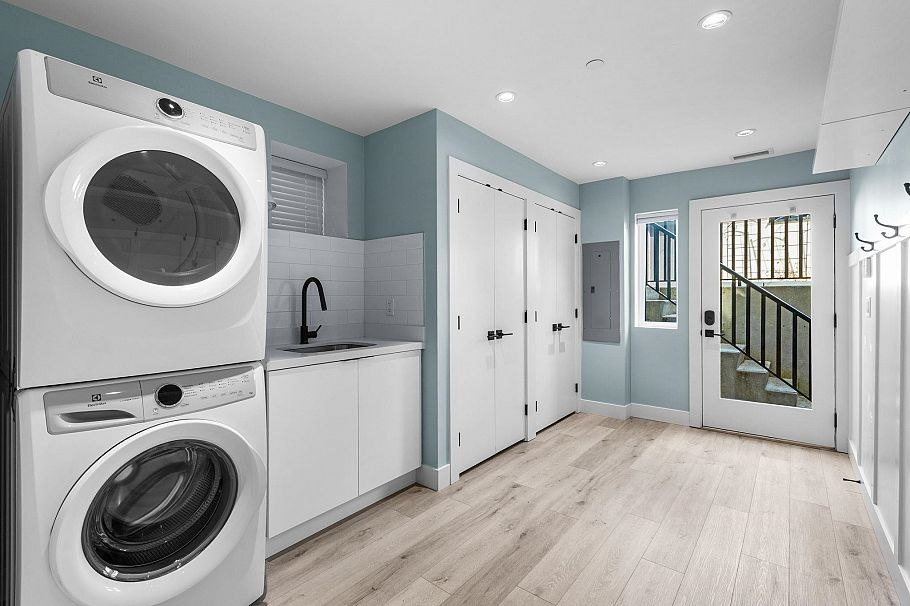 3123 W 16th Avenue Vancouver, BC - 23
