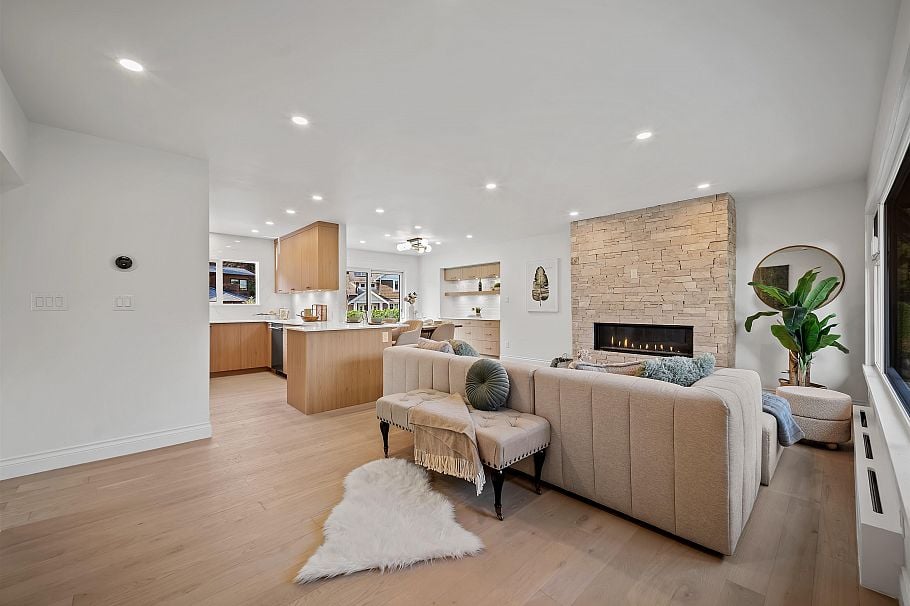 3975 Highland Boulevard North Vancouver, BC - 3