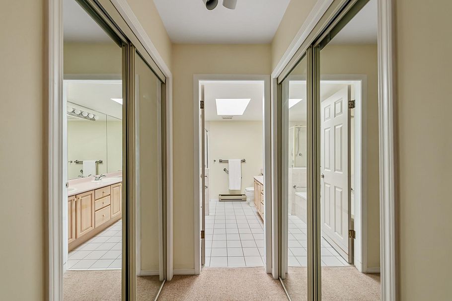 303 3373 Capilano Crescent North Vancouver, BC - 26