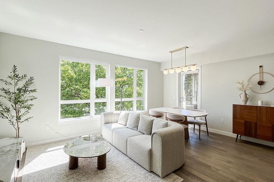 208 4080 Yukon Street Vancouver, BC - 1