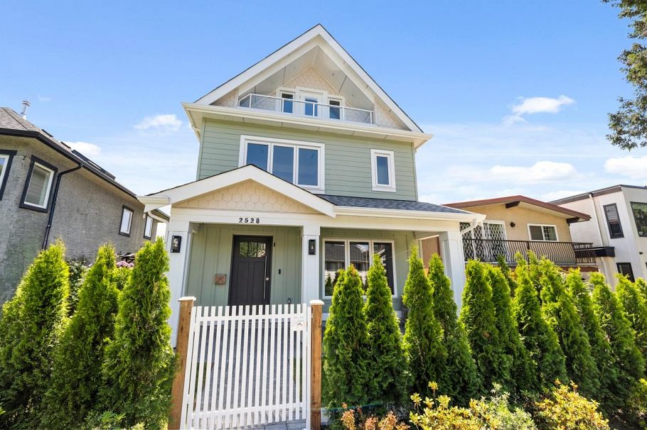 1 2528 Turner Street Vancouver, BC - 2