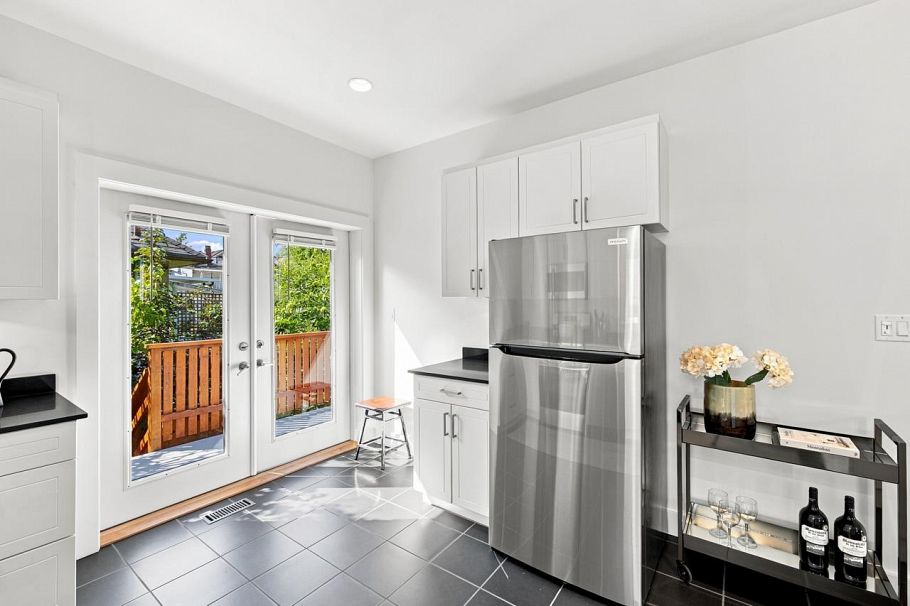 1970 Adanac Street Vancouver, BC - 14