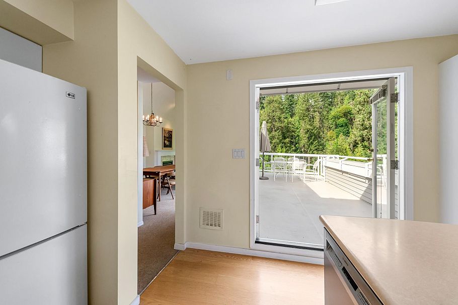 303 3373 Capilano Crescent North Vancouver, BC - 16