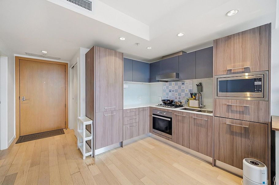 507 2220 Kingsway Vancouver, BC - 3