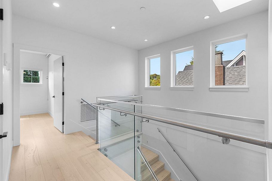 3123 W 16th Avenue Vancouver, BC - 15