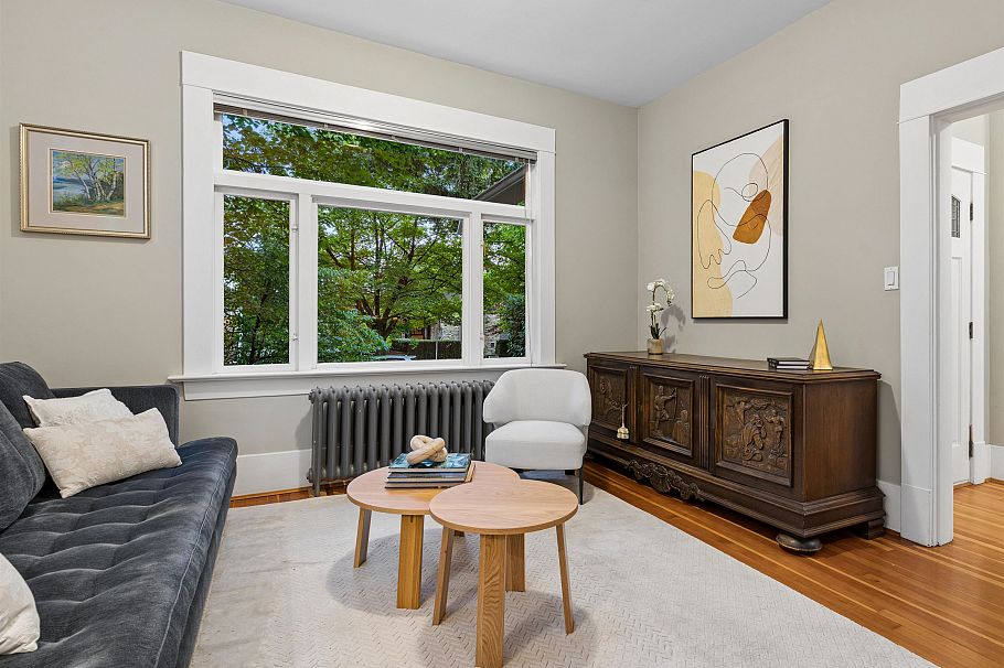 559 W 18th Avenue Vancouver, BC - 2
