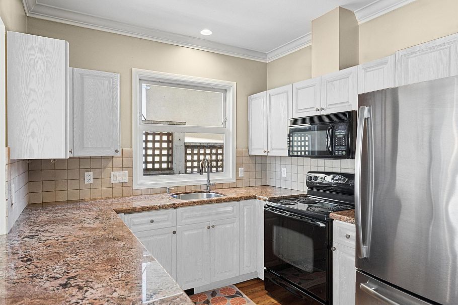 408 E 2nd Street North Vancouver, BC - 14