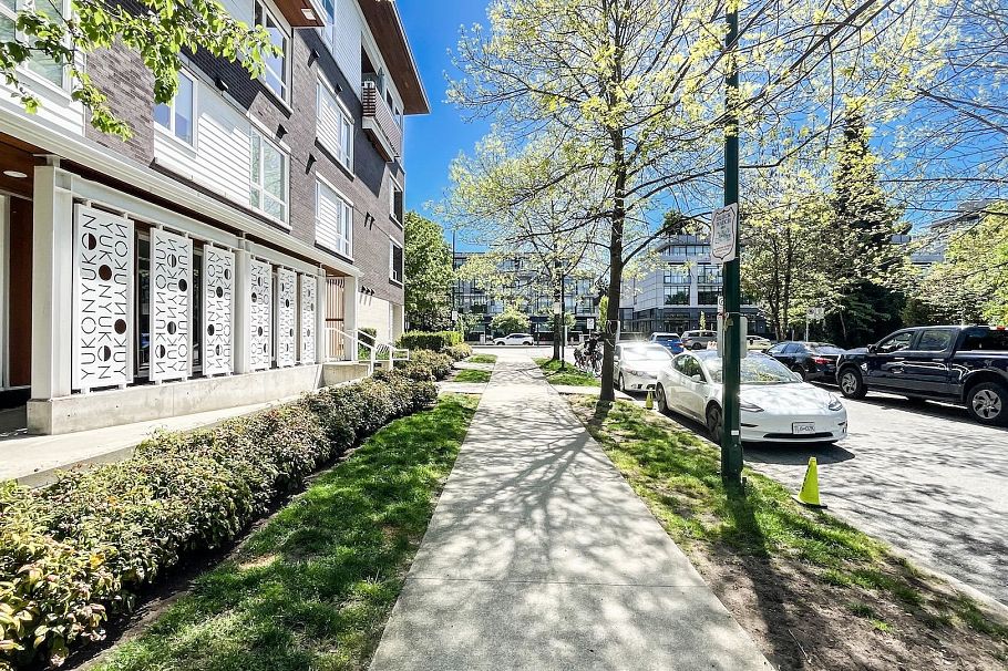 208 4080 Yukon Street Vancouver, BC - 4
