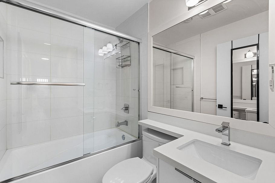 3123 W 16th Avenue Vancouver, BC - 19
