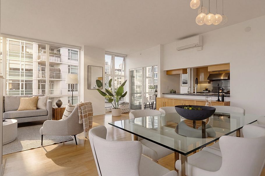 702 1099 Marinaside Crescent Vancouver, BC - 7