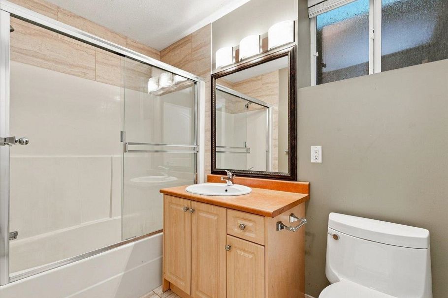 1417 Woods Drive North Vancouver, BC - 37