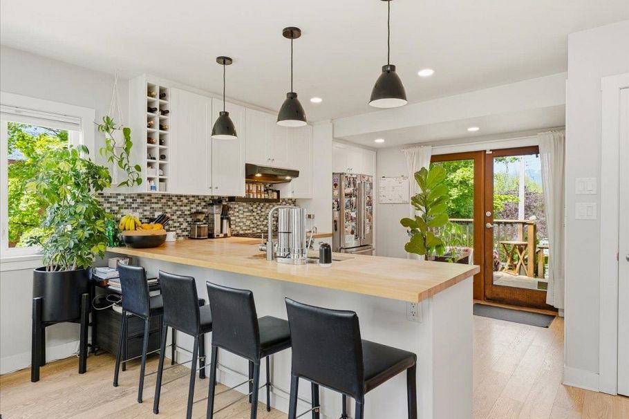 2607 E 5th Avenue Vancouver, BC - 5